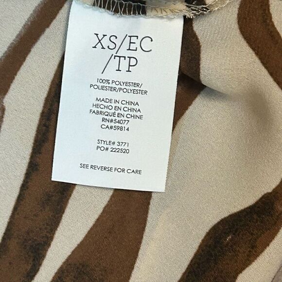 Cabi XS zebra ivory brown print v-neck ruffle sleeve top - Picture 4 of 6